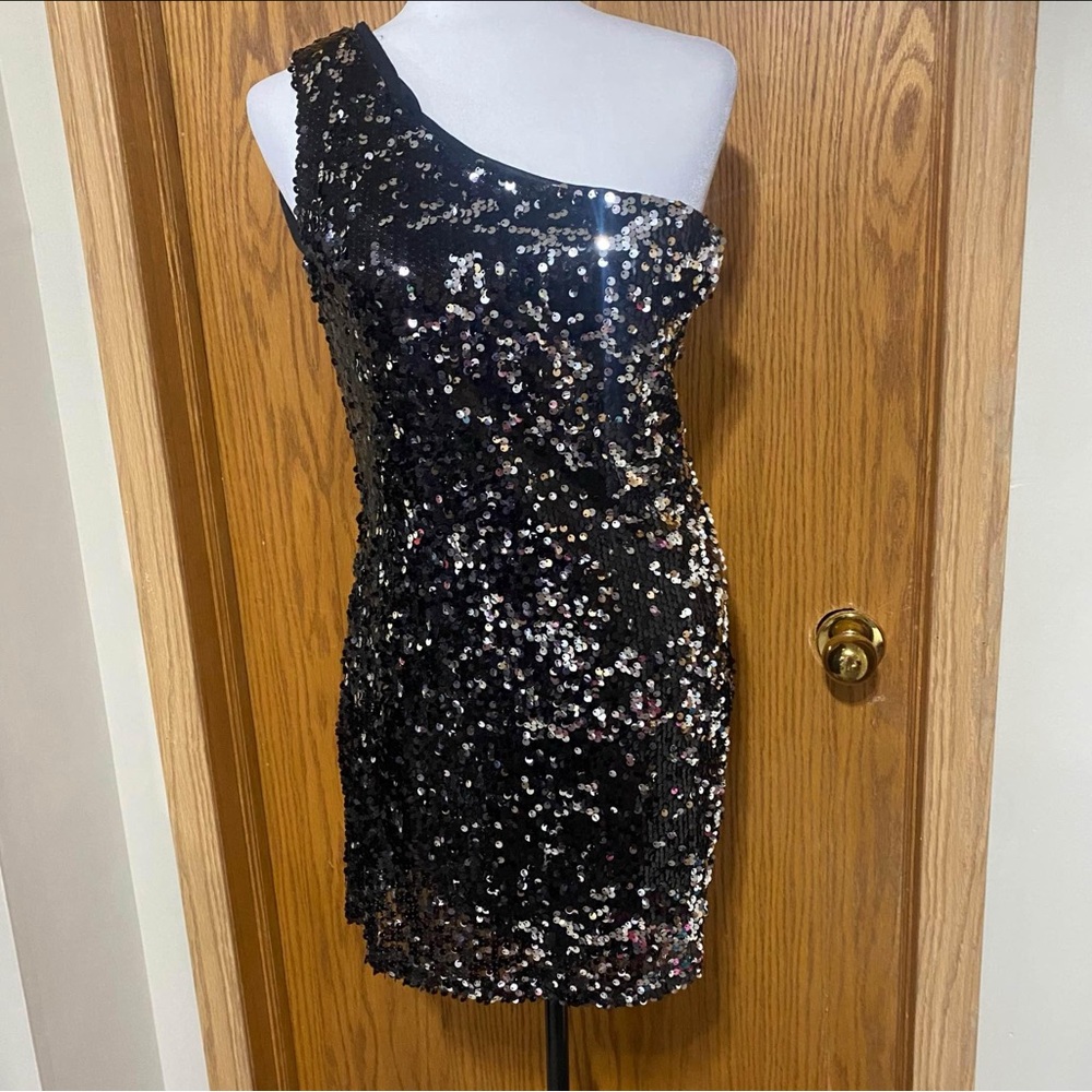 One shoulder sequin dress